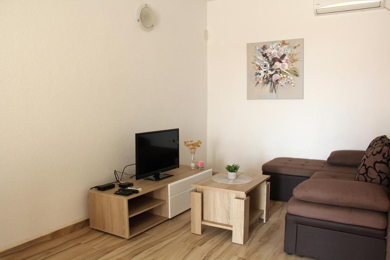 Apartmani Ljubo Primošten Екстериор снимка