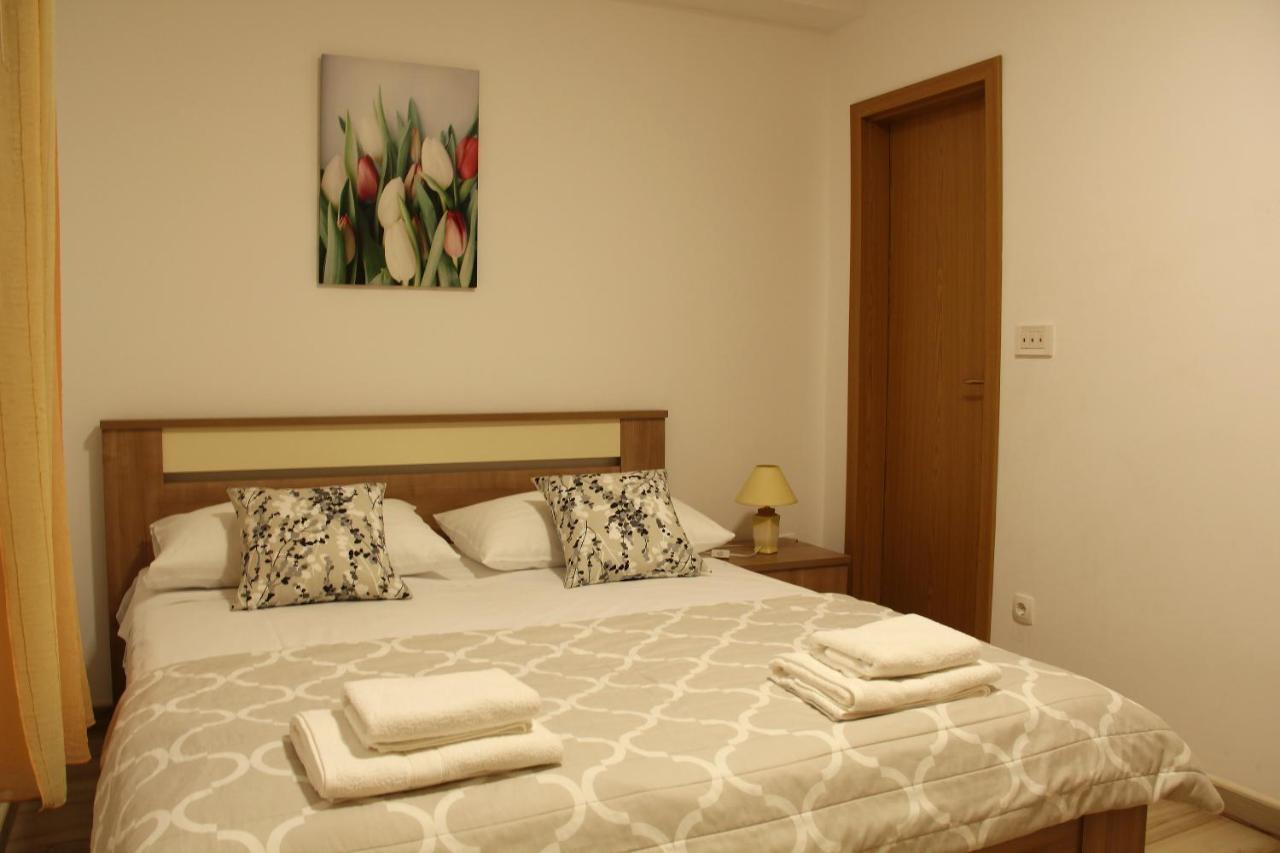 Apartmani Ljubo Primošten Екстериор снимка
