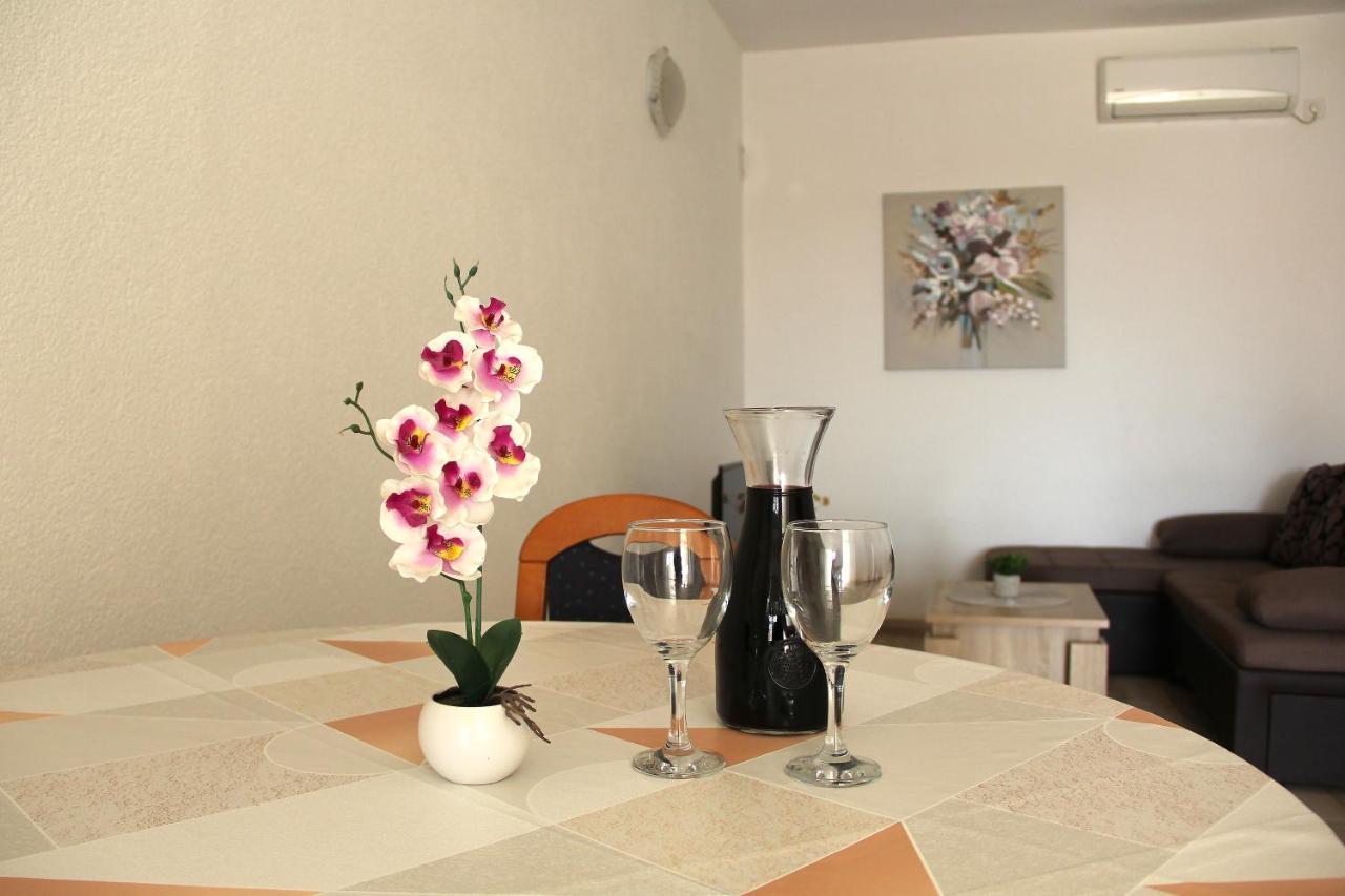 Apartmani Ljubo Primošten Екстериор снимка