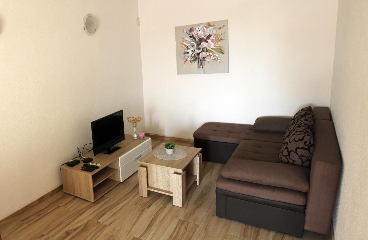Apartmani Ljubo Primošten Екстериор снимка