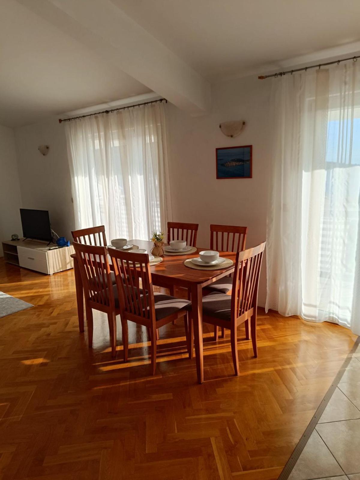 Apartmani Ljubo Primošten Екстериор снимка