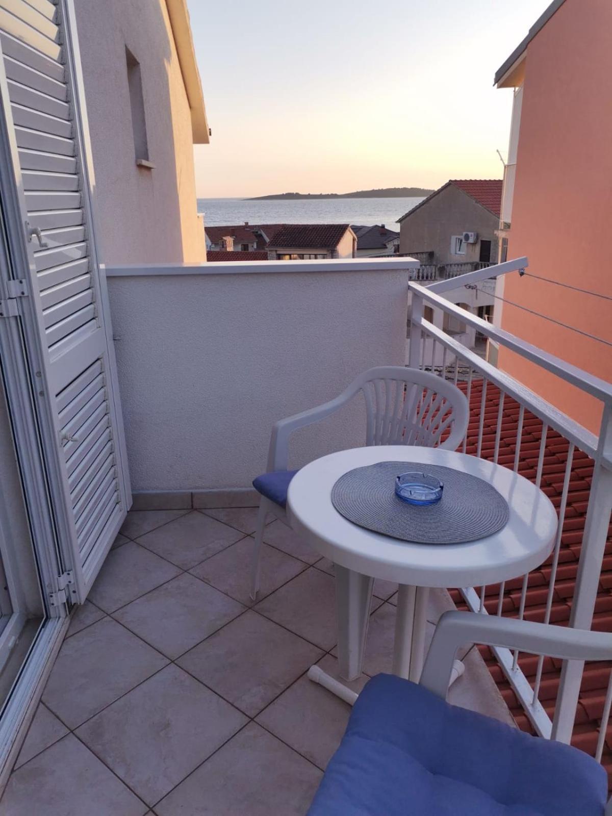 Apartmani Ljubo Primošten Екстериор снимка